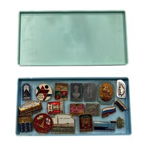 Lot of 19 Vintage USSR Russian Enamel Pins – Leningrad, Moscow, Hermitage